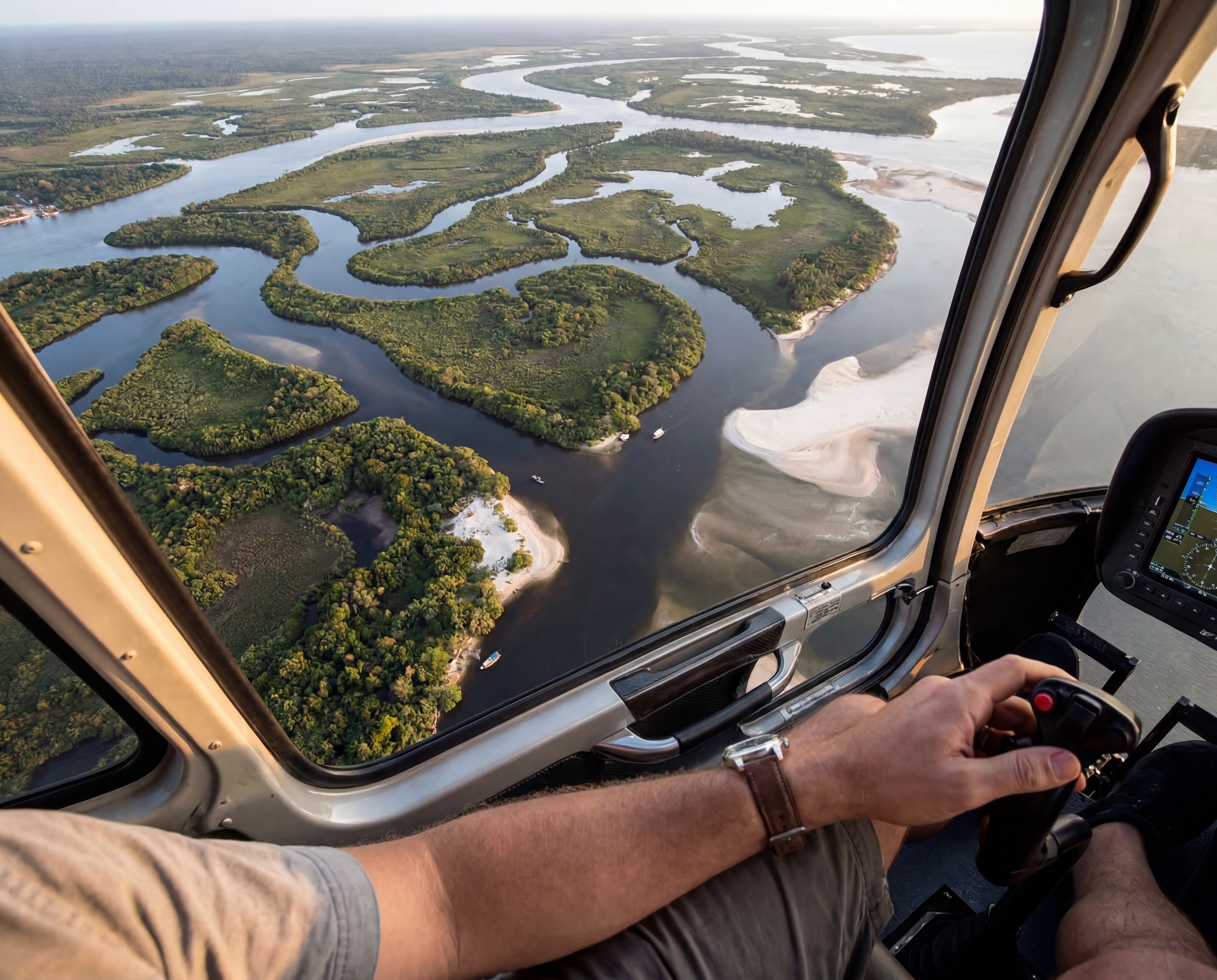 Vista do Delta do Parnaíba a partir de um helicóptero, canais e ilhas de mangue