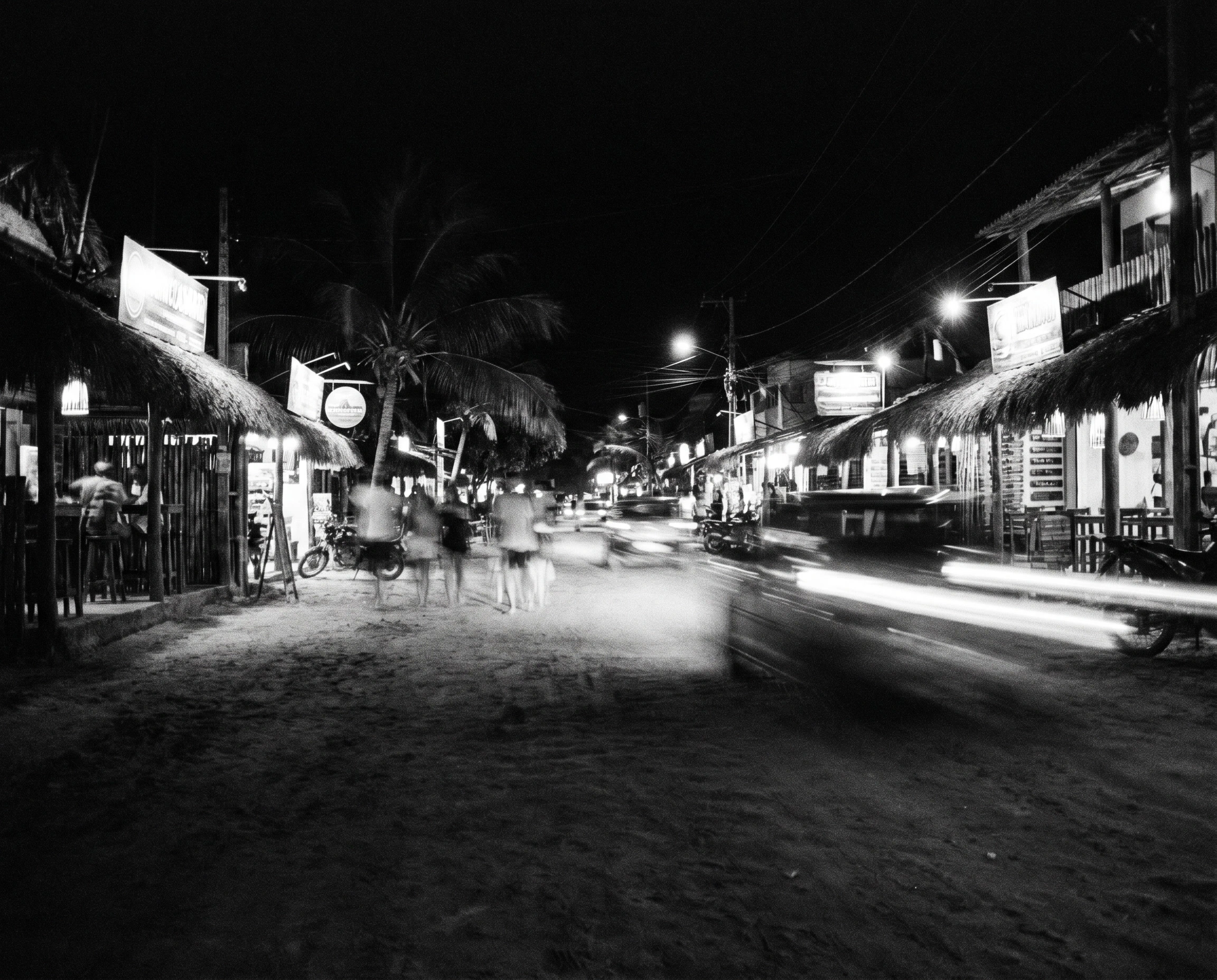 Fotografia em preto e branco do cotidiano de Jericoacoara.