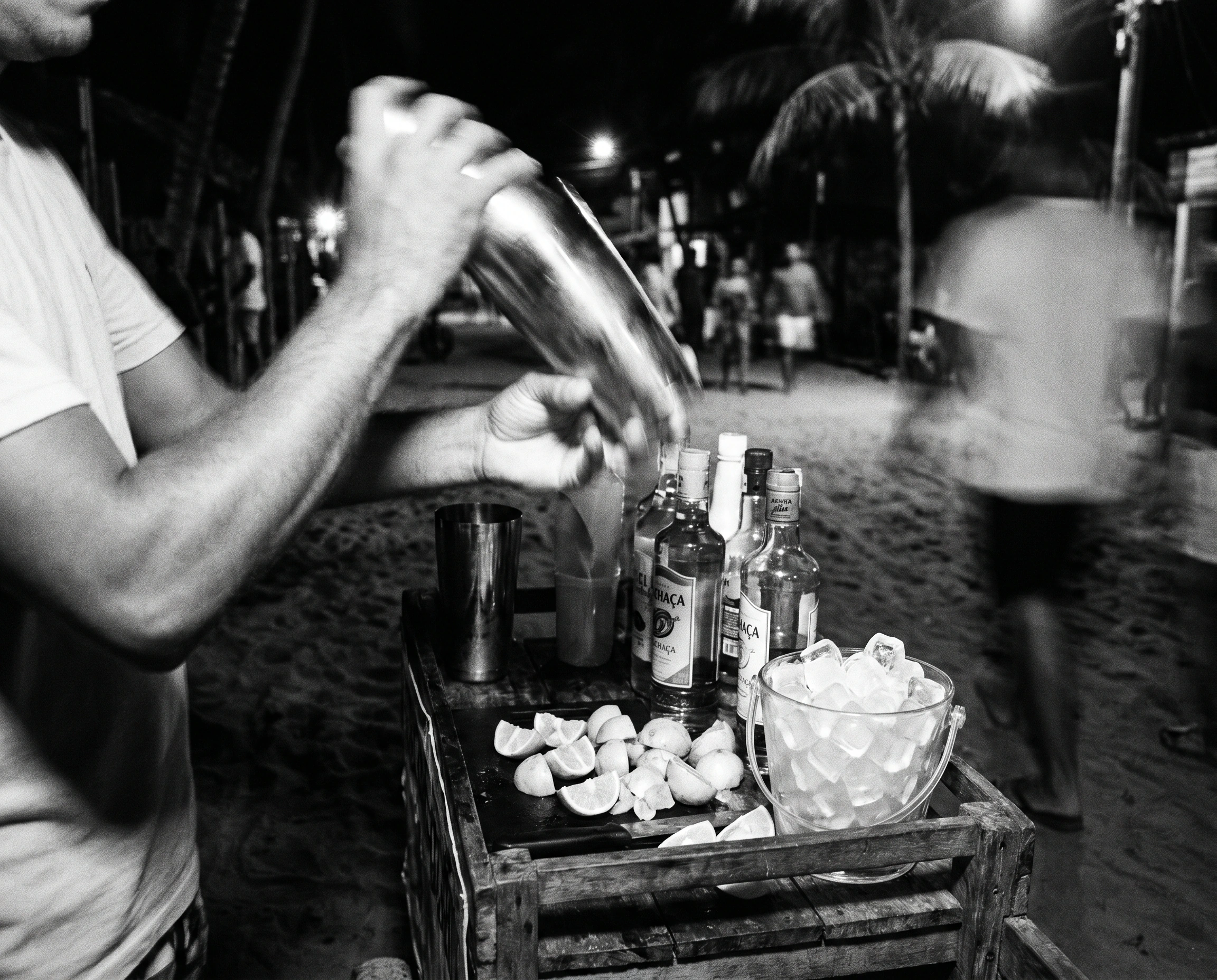 Fotografia em preto e branco do cotidiano de Jericoacoara.
