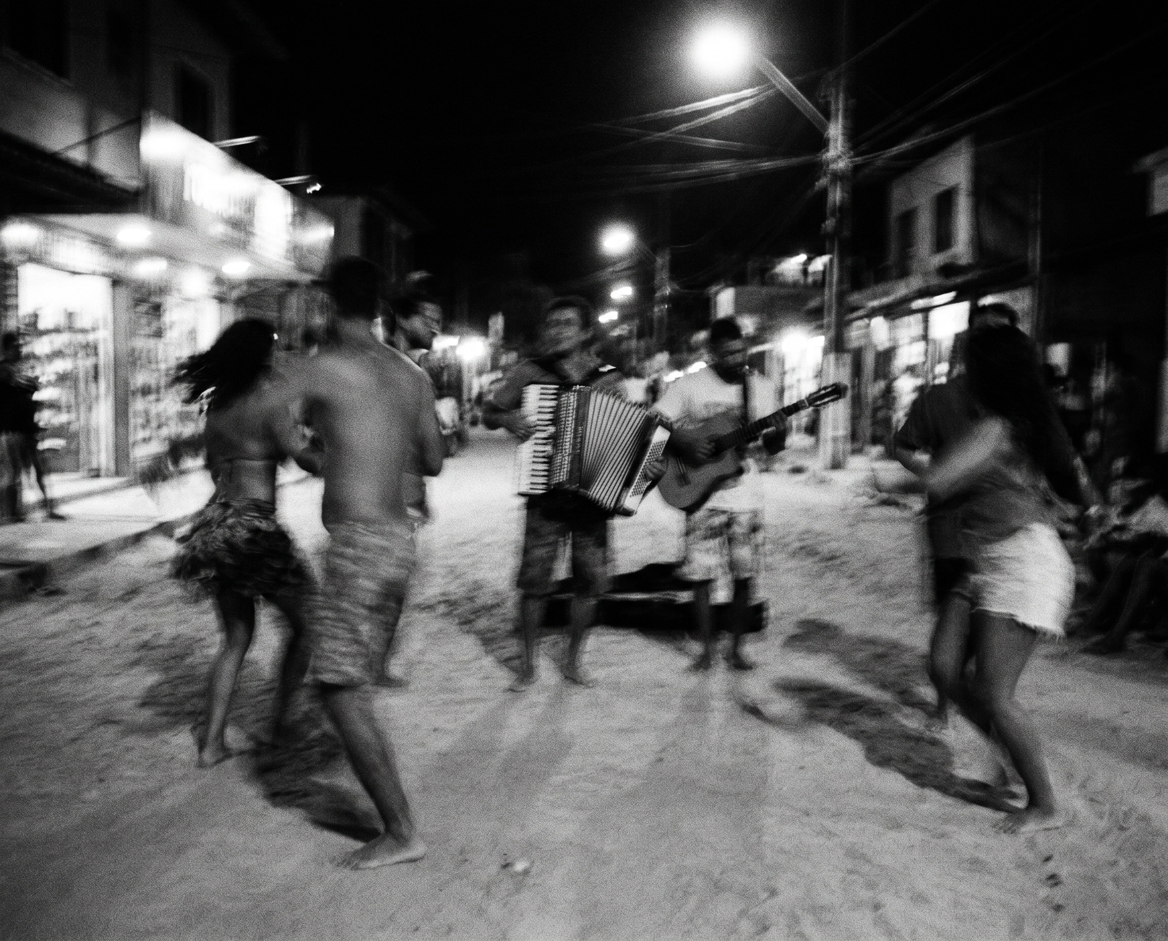 Fotografia em preto e branco do cotidiano de Jericoacoara.